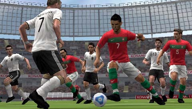 Pro Evolution Soccer 2012 3D (3DS) image